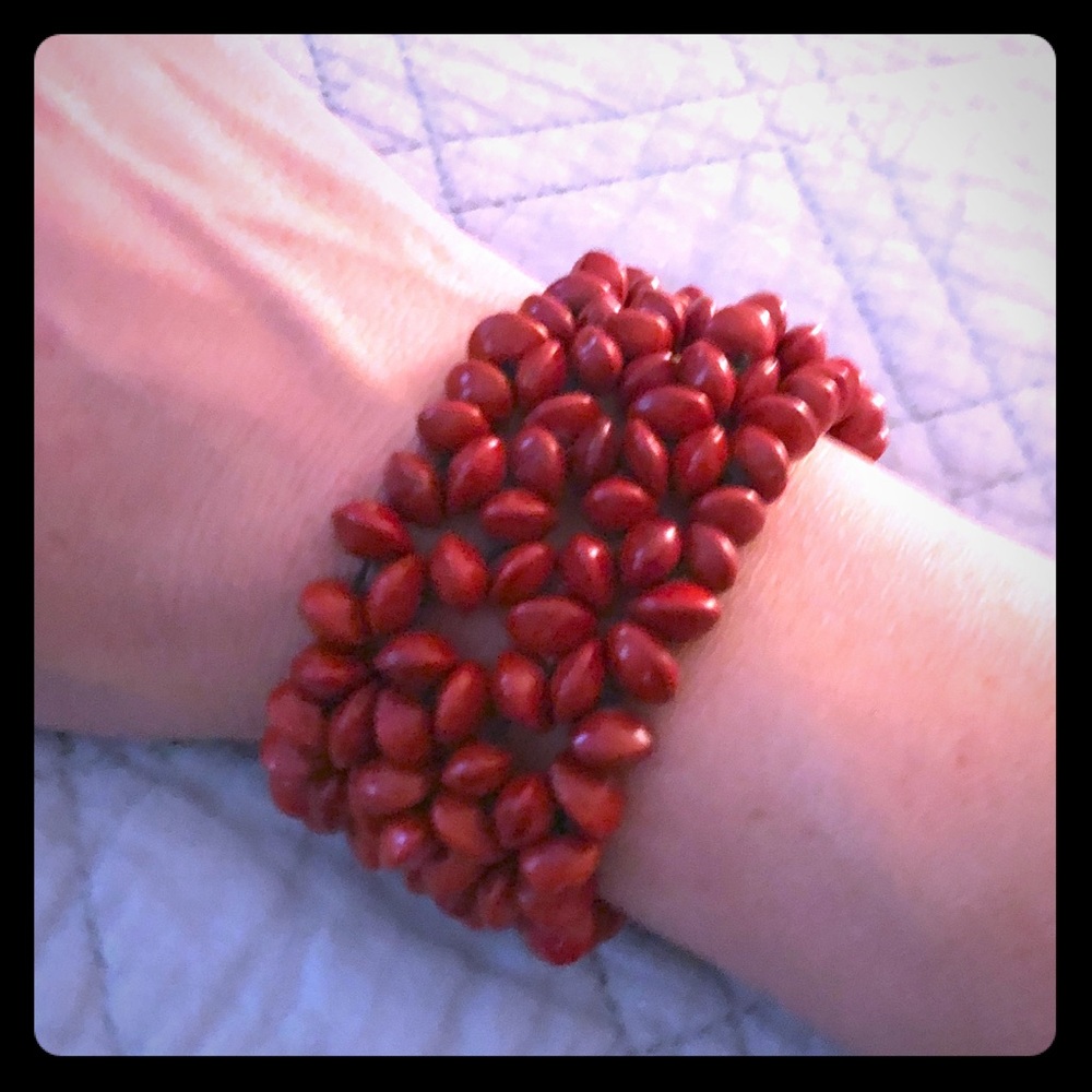 Red stretchable bracelet